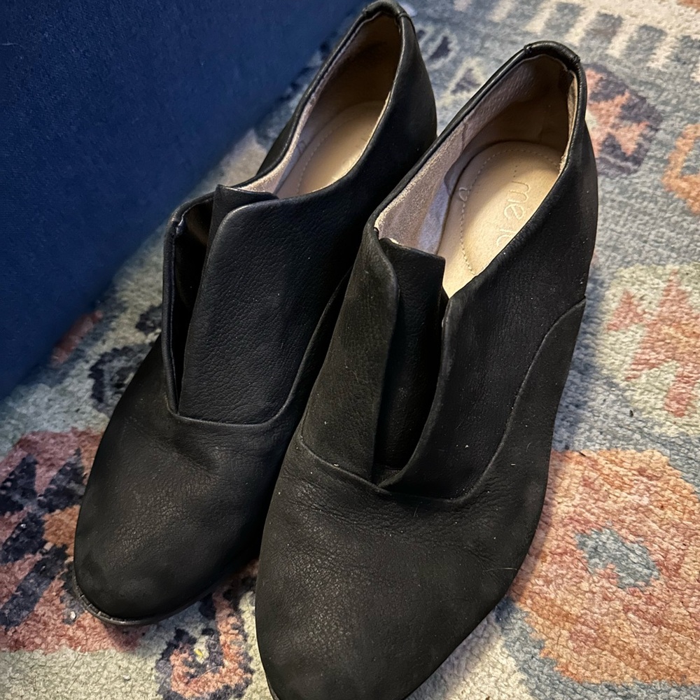 Me Too Black Ankle Booties
